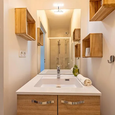 Standing Vue Imprenable Lägenhet *