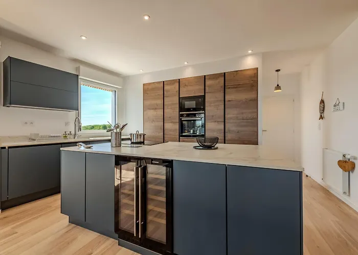 Standing Vue Imprenable ブレスト